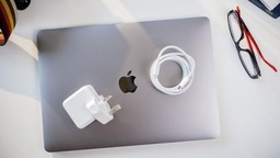 ​Apple MacBook Pro 2014 (13 Inch, Core i7, 8GB RAM, 256GB SSD)