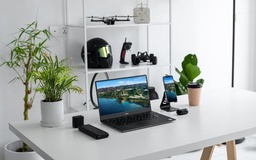 Refurbished ​Dell Latitude 7400 (Core i7, 8th Gen, 8GB RAM, 256GB SSD, Touch Screen)